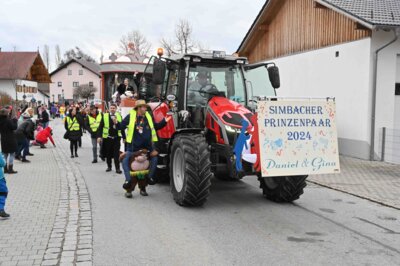 Foto des Albums: Rosenmontagszug 2024 in Bildern