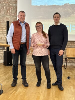 Ortsvorsteher und Ehrenamtlerin aus Neueh&uuml;tten  (Bild vergr&ouml;&szlig;ern)