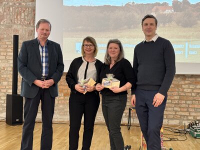 Ortsvorsteher und Ehrenamtlerinnen aus Wiesenburg  (Bild vergr&ouml;&szlig;ern)