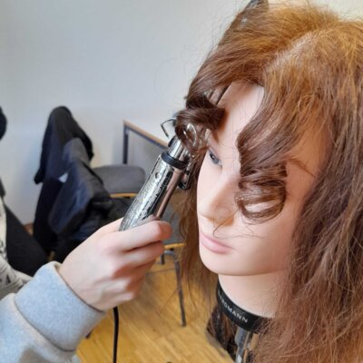 Friseur/Kosmetik  (Bild vergr&ouml;&szlig;ern)