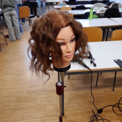 Friseur/Kosmetik  (Bild vergr&ouml;&szlig;ern)