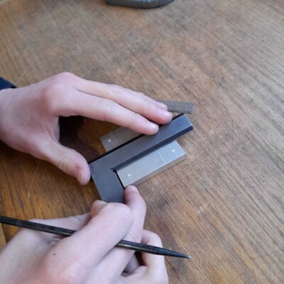 Metall  (Bild vergr&ouml;&szlig;ern)