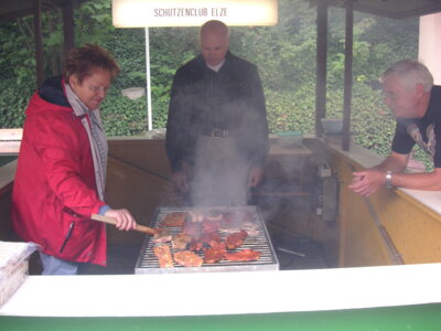 Grillen 2005 - Ilona Homann, G&uuml;nter Henke, Roger Hansen  (Bild vergr&ouml;&szlig;ern)