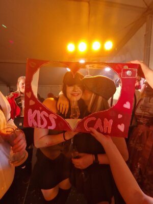 Foto des Albums: Kiss Cam Session 2023/24