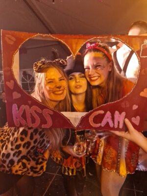 Foto des Albums: Kiss Cam Session 2023/24