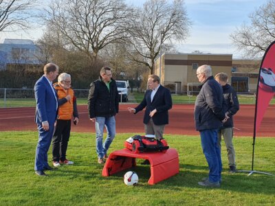 Foto des Albums: TSV Kirchdorf bekommt einen neuen Rasenroboter - DSEE unterstützt Projekte in der südlichen Region Hannovers! (29. 02. 2024)