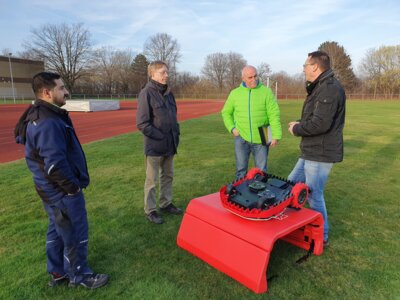 Foto des Albums: TSV Kirchdorf bekommt einen neuen Rasenroboter - DSEE unterstützt Projekte in der südlichen Region Hannovers! (29. 02. 2024)