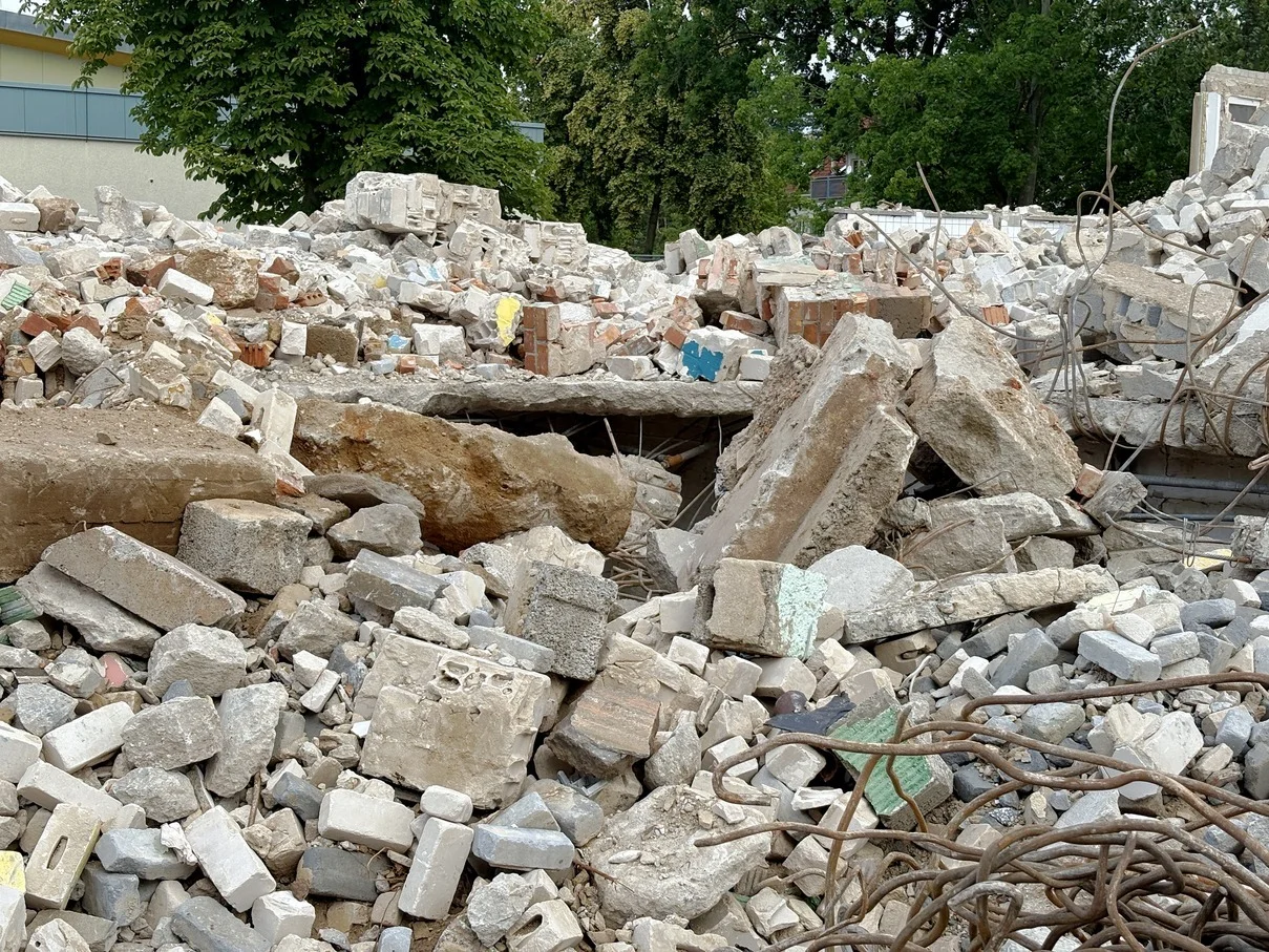 Bild: 25.06.2025 Aula und Heizhaus