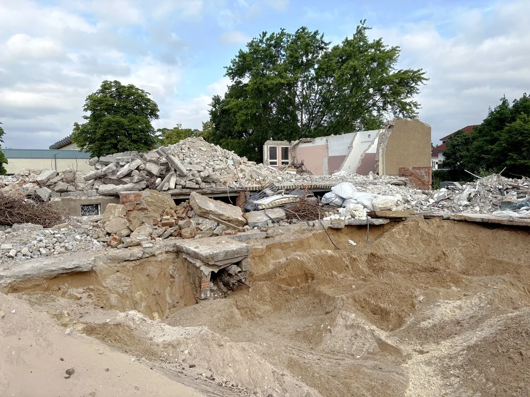 Bild: 25.06.2025 Aula und Heizhaus