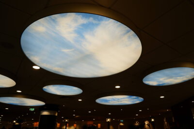 Und innen, klarer Himmel  (Bild vergr&ouml;&szlig;ern)