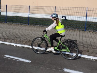 Foto des Albums: Fahrradprüfung Klasse 4a (14. 03. 2024)