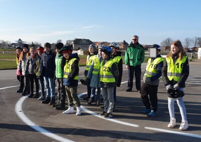 Foto des Albums: Fahrradprüfung Klasse 4a (14. 03. 2024)