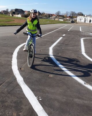 Foto des Albums: Fahrradprüfung Klasse 4a (14. 03. 2024)