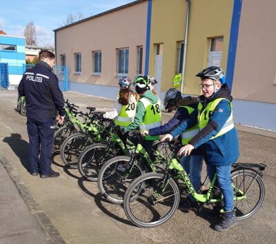 Foto des Albums: Fahrradprüfung Klasse 4a (14. 03. 2024)