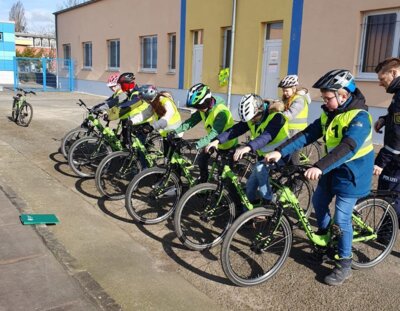 Foto des Albums: Fahrradprüfung Klasse 4a (14. 03. 2024)