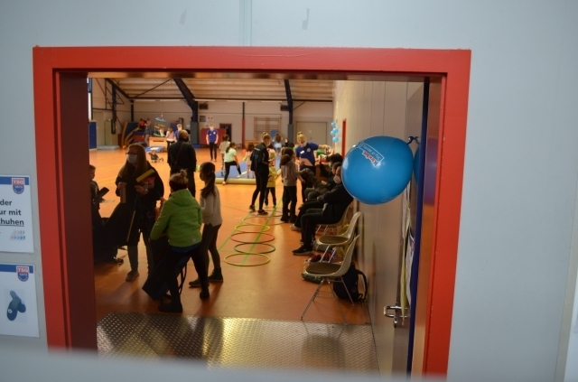 Bild: Tag des Kinderturnens 2021vor Halle