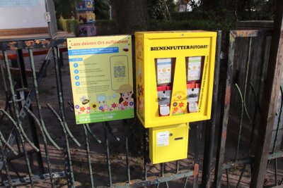 Foto des Albums: Bienenfutterautomat am Haus am Anger