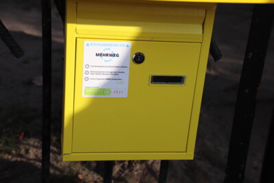 Foto des Albums: Bienenfutterautomat am Haus am Anger