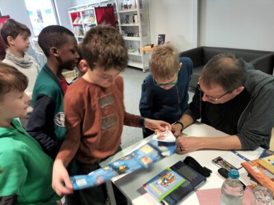 Foto des Albums: Klasse 3 zur Autorenlesung in der Stadtbücherei Mengen