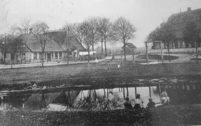Vorschaubild: Dorfplatz Klausdorf um 1910