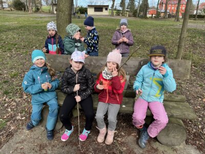 Foto des Albums: Osterwanderung ins Grüne - Klasse 1
