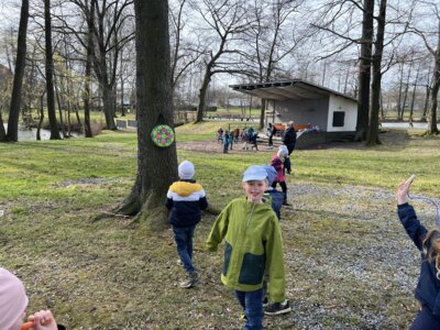 Foto des Albums: Osterwanderung ins Grüne - Klasse 1