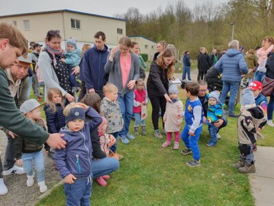 Foto des Albums: Ostereier sammeln für Kids auf dem Sportgelände des TSV Kirchdorf ... (30. 03. 2024)