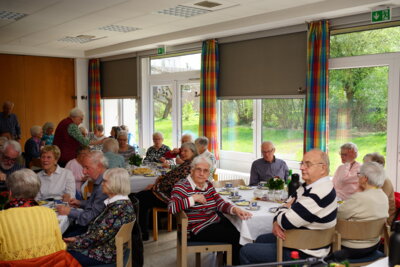 Die gut besuchte Versammlung  (Bild vergr&ouml;&szlig;ern)