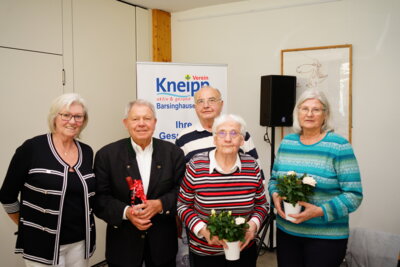 Ehrung langj&auml;hriger Teilnehmer am Funktionstraining durch Jutta Pfitzner (v.2.l.n.r.) Rolf Drewes, Helmut und Irmgard Duberow, Inge Otterst&auml;tter  (Bild vergr&ouml;&szlig;ern)