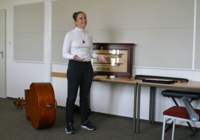 Foto des Albums: Übergabe der Nachbauten der historischen Violone- und Kontrabassbögen