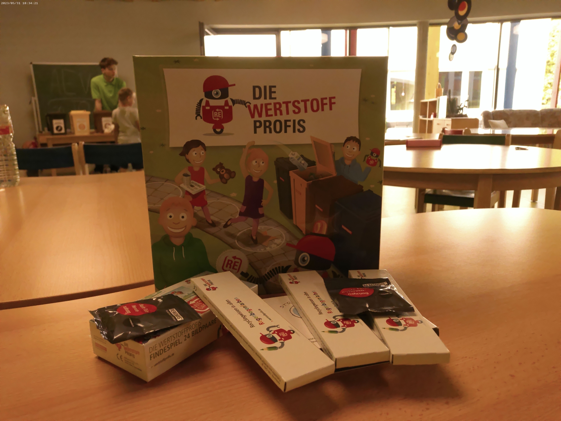 Bild: Tolle Gesellschaftsspiele rund um das Thema Müll. Danke dafür.