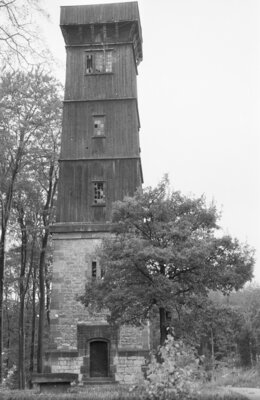 Der Wilhelmsturm (Aufnahme um 1952)  (Bild vergr&ouml;&szlig;ern)