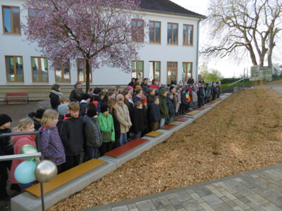 Foto des Albums: Schulhofeinweihung