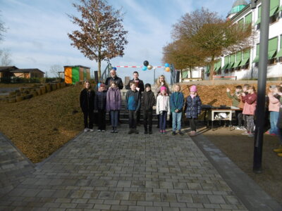 Foto des Albums: Schulhofeinweihung