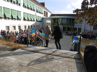 Foto des Albums: Schulhofeinweihung