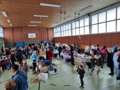 Flohmarkt  (Bild vergr&ouml;&szlig;ern)