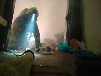Foto des Albums: Alarmübung: Rauchentwicklung aus Abrisshaus, Menschenleben in Gefahr