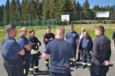 Foto des Albums: Auerbachs Feuerwehren trainieren im Waldpark