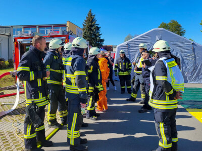 Foto des Albums: Stadtausbildungstag mit zwei Einsatz-Szenarien gemeistert