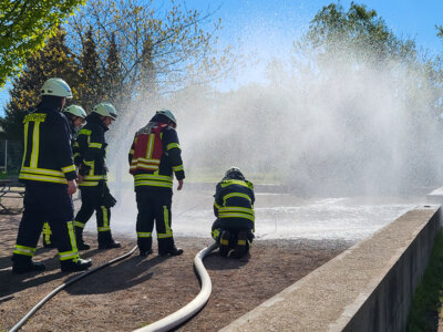 Foto des Albums: Stadtausbildungstag mit zwei Einsatz-Szenarien gemeistert