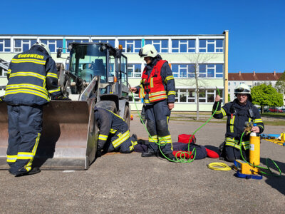 Foto des Albums: Stadtausbildungstag mit zwei Einsatz-Szenarien gemeistert