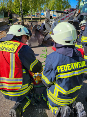 Foto des Albums: Stadtausbildungstag mit zwei Einsatz-Szenarien gemeistert