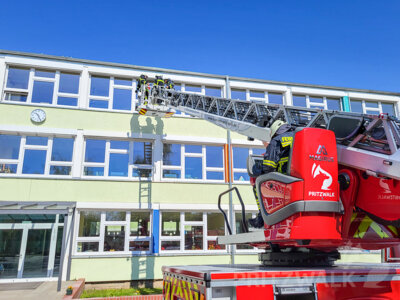 Foto des Albums: Stadtausbildungstag mit zwei Einsatz-Szenarien gemeistert
