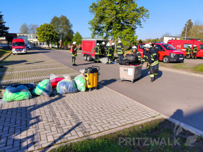 Foto des Albums: Stadtausbildungstag mit zwei Einsatz-Szenarien gemeistert