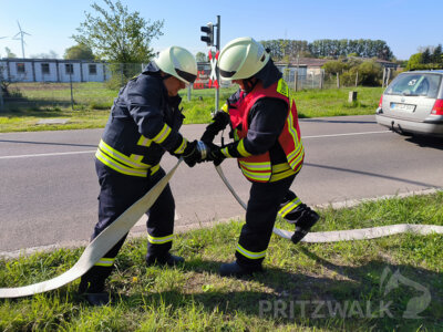Foto des Albums: Stadtausbildungstag mit zwei Einsatz-Szenarien gemeistert