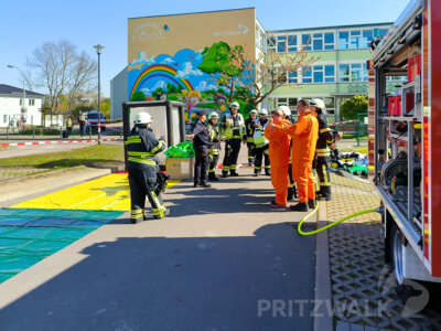 Foto des Albums: Stadtausbildungstag mit zwei Einsatz-Szenarien gemeistert