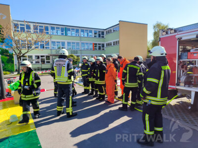 Foto des Albums: Stadtausbildungstag mit zwei Einsatz-Szenarien gemeistert