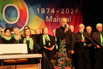 Der Chor steht unter der Leitung von Sergio Goldberg.  (Bild vergr&ouml;&szlig;ern)