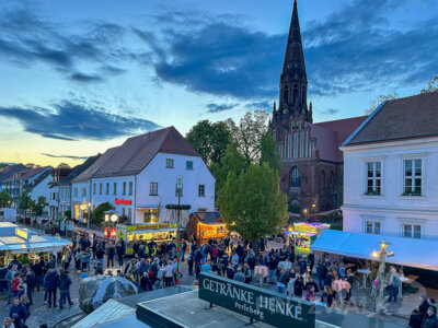Foto des Albums: Sonniges Frühlingserwachen lockte Hunderte in die Innenstadt