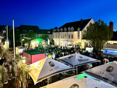 Foto des Albums: Sonniges Frühlingserwachen lockte Hunderte in die Innenstadt